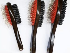Διπλή Ξύλινη Βούρτσα (σιδερένια άκρα) - Double Wooden Brush (iron ends)